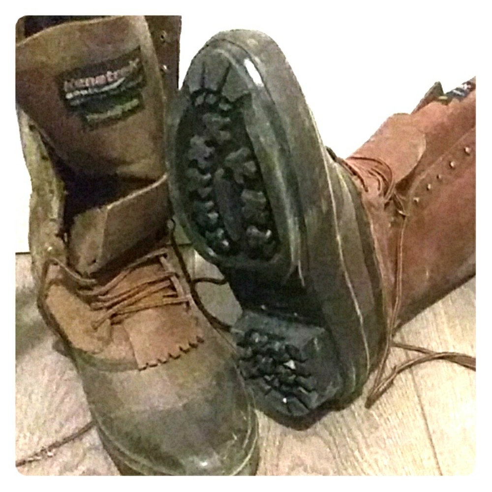 Snow boots